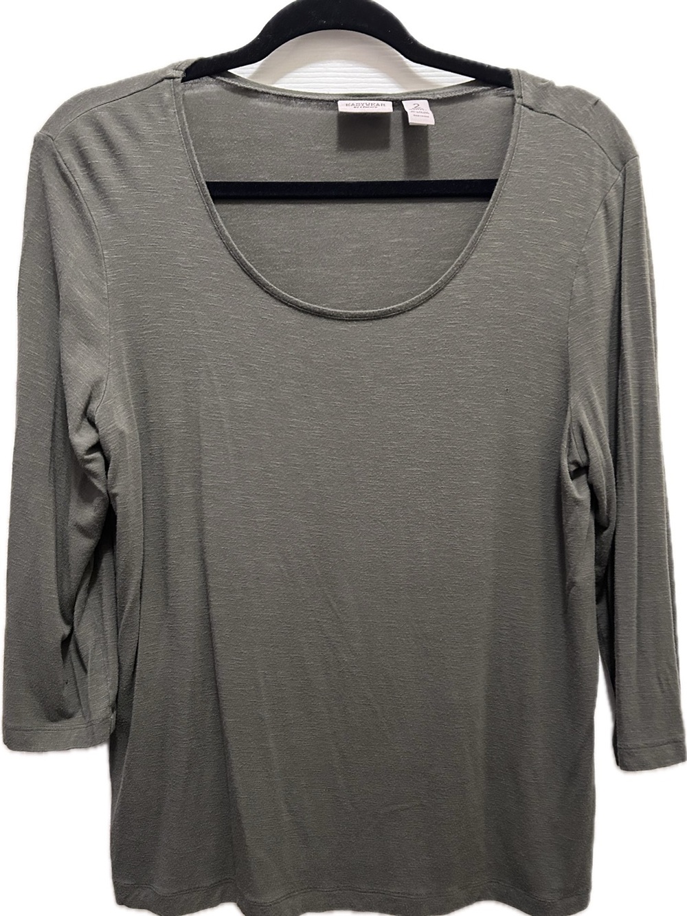 Chico's SZ 2 Easywear Olive Scoop Neck 3/4 Sleeve Tee
